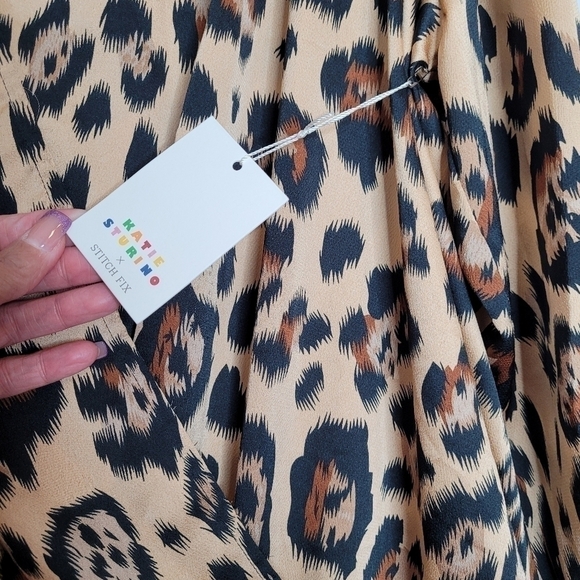 Leopard Stitchfix Bodysuit - Picture 9 of 15